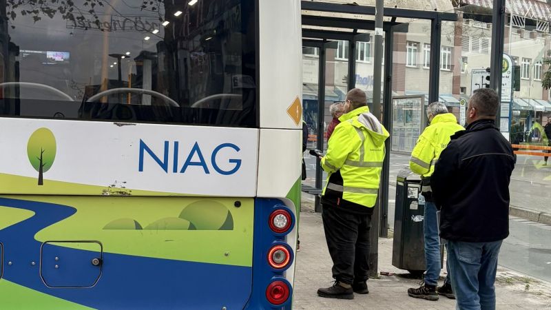 Fahrscheinkontrolle am Königlichen Hof